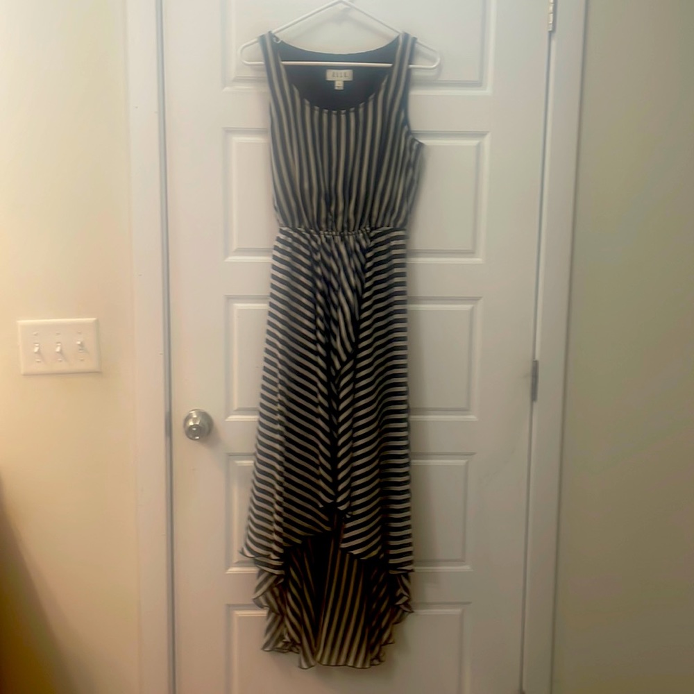 Elle brand, size small. Black and white.